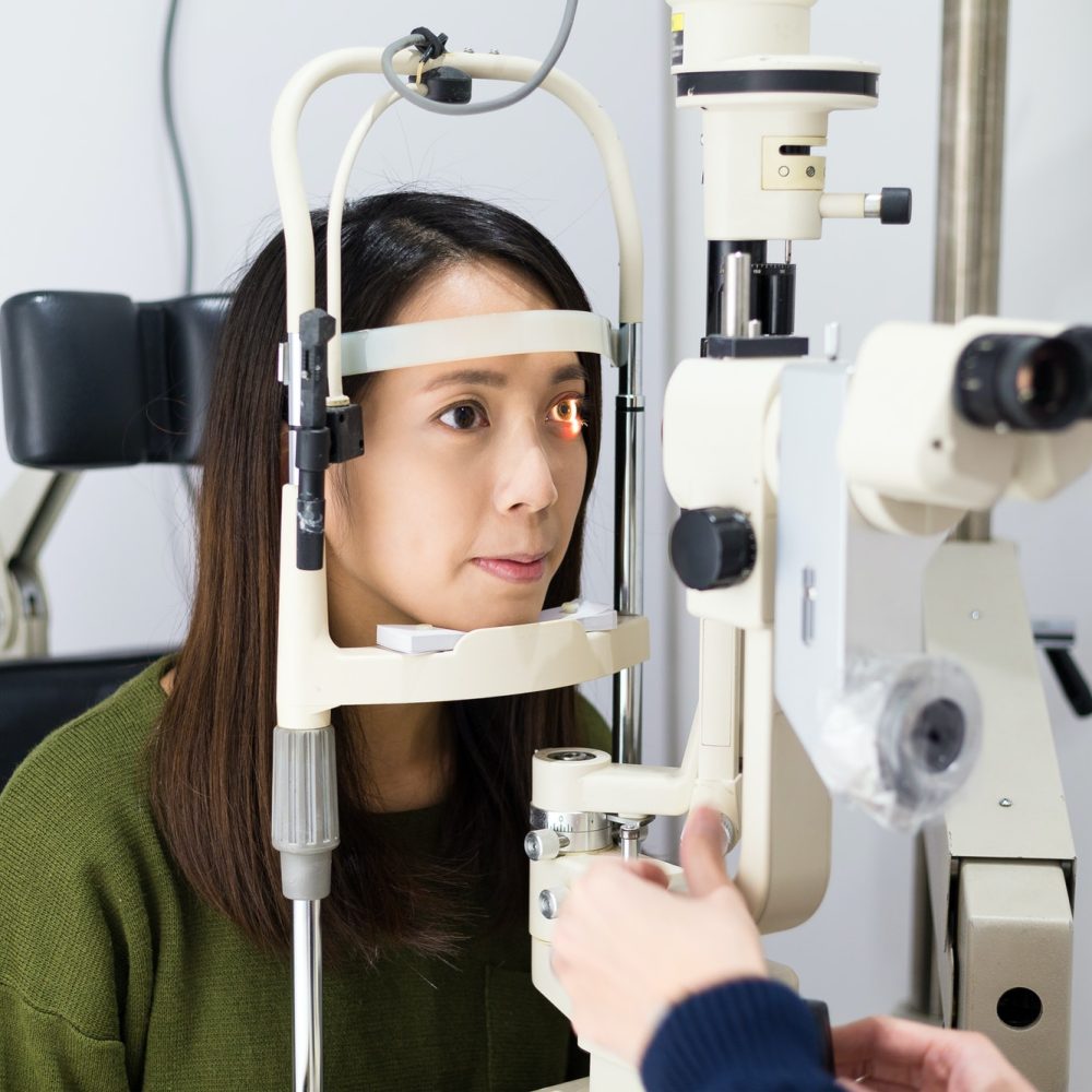 patient-during-an-eye-examination-at-the-eye-clinic.jpg